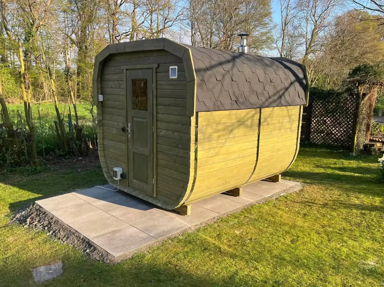 Cube sauna in de tuin
